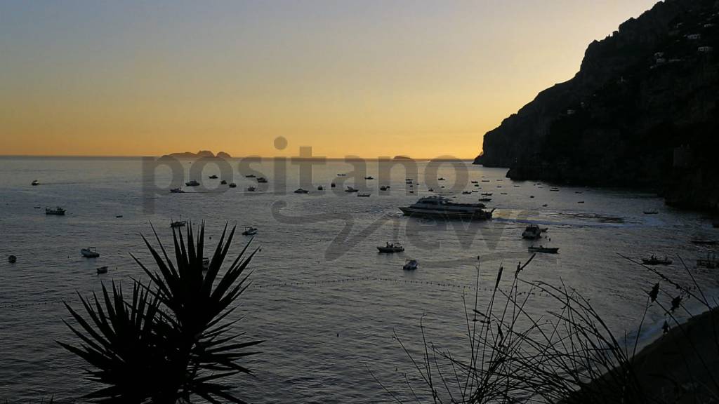 positano-ed-il-suo-magico-tramonto-3263174