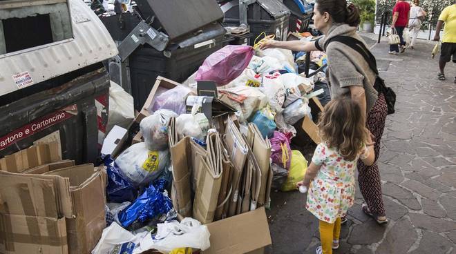 Roma: caos verso l'Ama, alto rischio per l'emergenza sanitaria dei rifiuti 