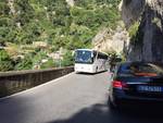 Traffico a Positano e Praiano, Costiera bloccata dagli autobus