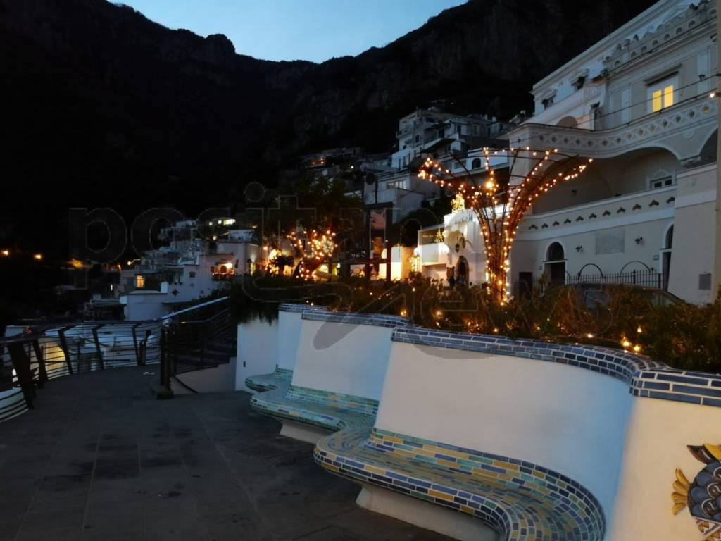 Positano si illumina per il Natale