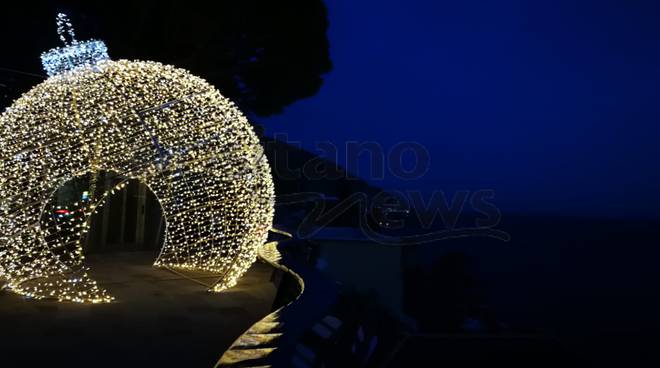 Positano si illumina per il Natale