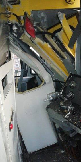 Napoli. Incidente sui binari e treni distrutti: le foto del disastro