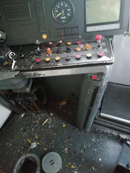 Napoli. Incidente sui binari e treni distrutti: le foto del disastro