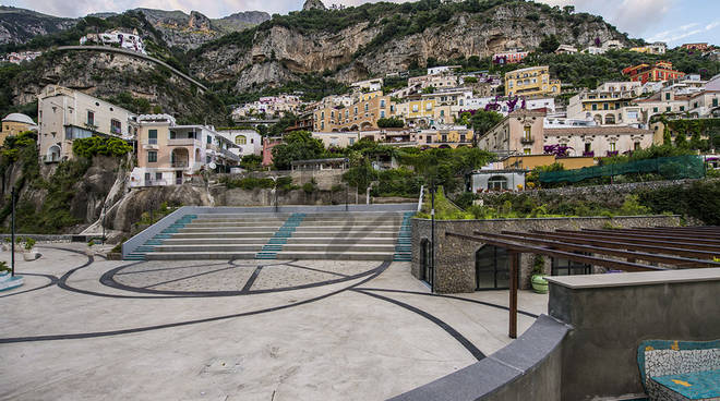 piazza dei racconti positano