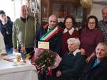 Positano. Rosa Celentano festeggia i suoi 100 anni con amici e parenti