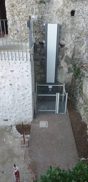 Ravello. Villa Rufolo e gestione commissariale: le foto del montascale installato nel 2018