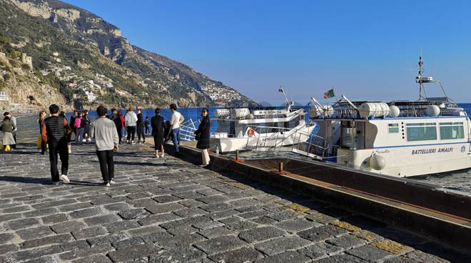 Positano. Febbraio, ma sembra estate: ci sono già le vie del mare