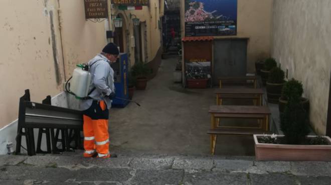 Amalfi. Sanificazione strade: la scorsa notte interventi a Pogerola