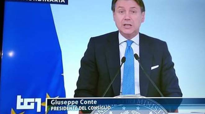 Conte Italia zona rossa