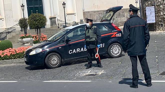 Meta. Controlli in Piazza Madonna del Lauro 