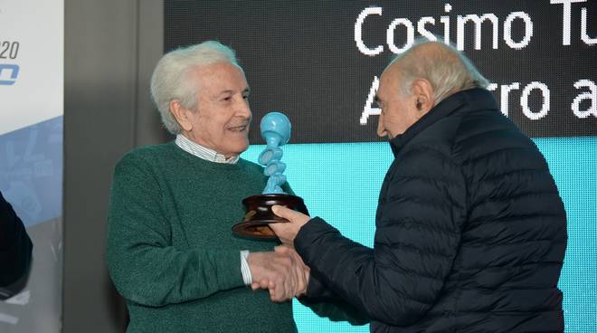 Napoli. A Turizio il Casco Azzurro alla carriera consegnato da Ferlaino