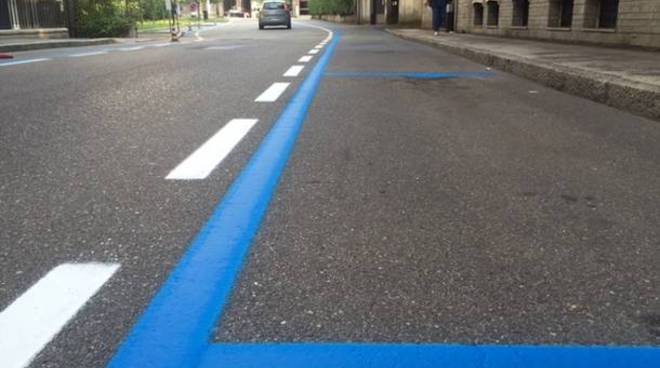 parcheggio strisce blu