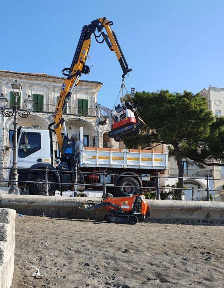 Minori. Al lavoro per la balneabilità, pulizia e manutenzione al torrente Rheginna Minor