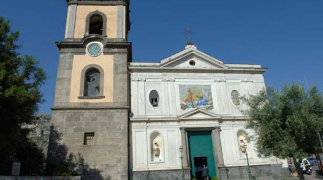 Piano di Sorrento, il messaggio di Don Antonio per i fedeli della SS. Trinità