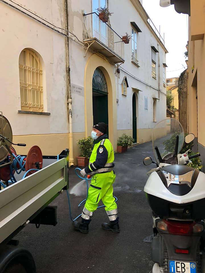 Sant'Agnello. Emergenza Coronavirus, procede la sanificazione delle strade comunali