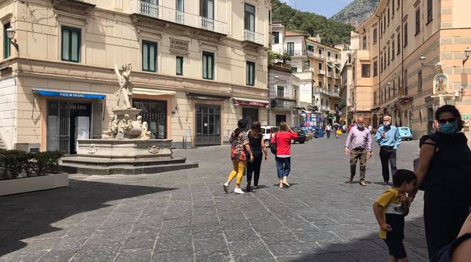 Amalfi aprono i negozi dopo il lockdown