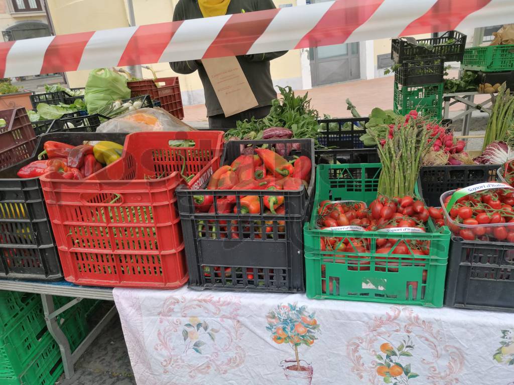 Amalfi, il primo mercato settimanale dopo il coronavirus