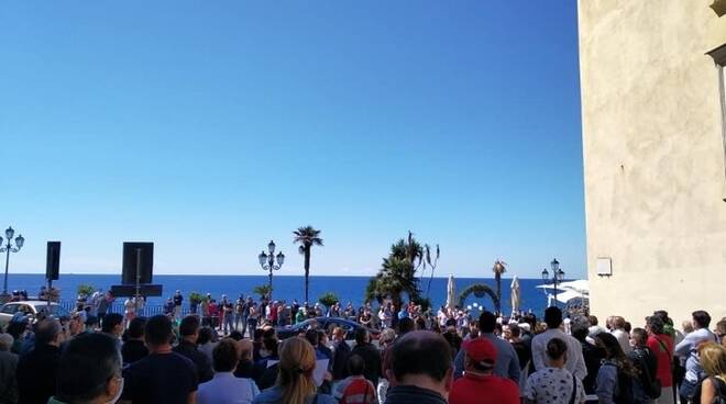 stagionali protesta amalfi 