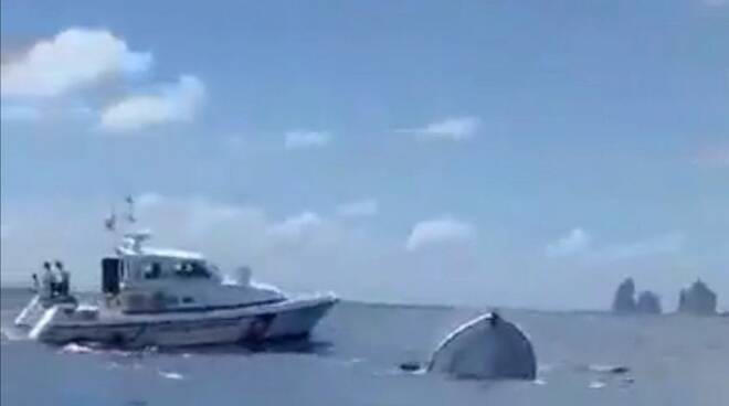 Capri. Affonda una barca: quattro ragazzi salvati, ora dimessi dall'ospedale 