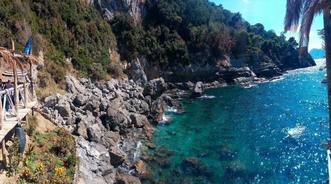 spiaggia libera massa