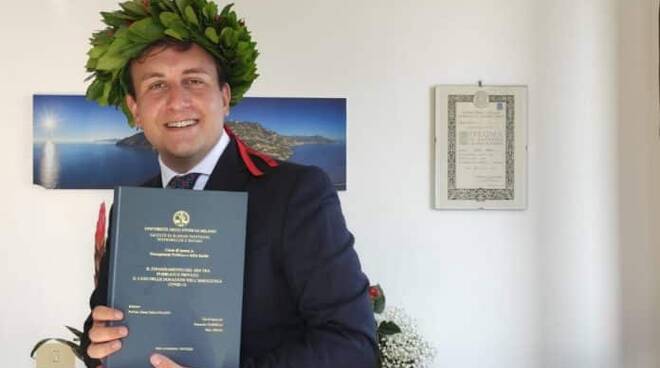 Amalfi. Auguri ad Emanuele Tassielli per la laurea in Management Pubblico e della Sanità