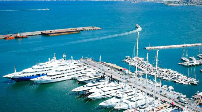 Castellammare. Stabia Main Port - l'approdo per megayacht; nuovi itinerari turistici per la promozione del territorio
