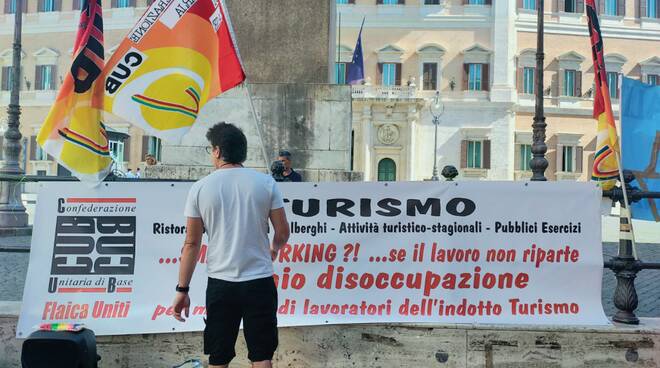 La manifestazione dei lavoratori stagionali a Roma
