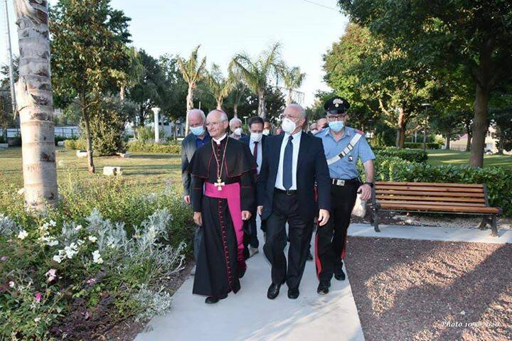 Bella giornata ad Avellino. Con De Luca ed il Vescovo l'inaugurazione del Polo per i Giovani