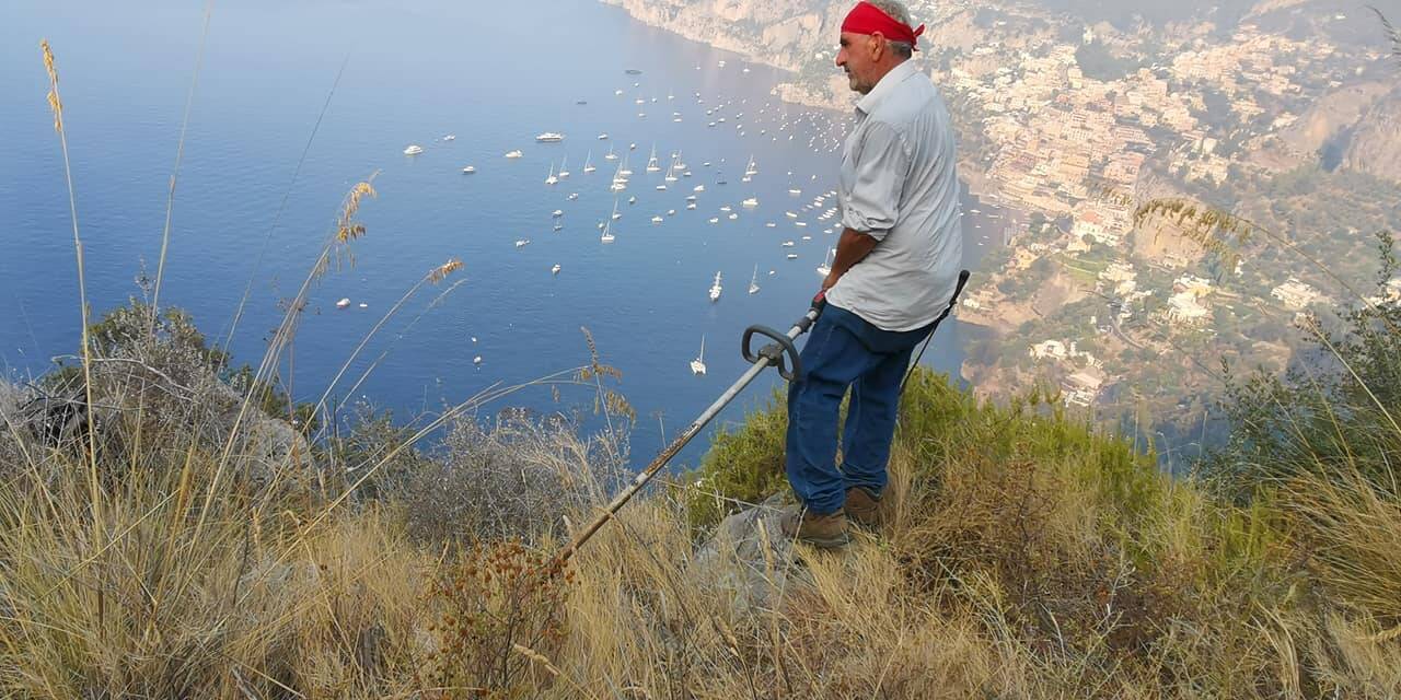 Incendio a Positano. La pensione non ferma Ottavio Fusco