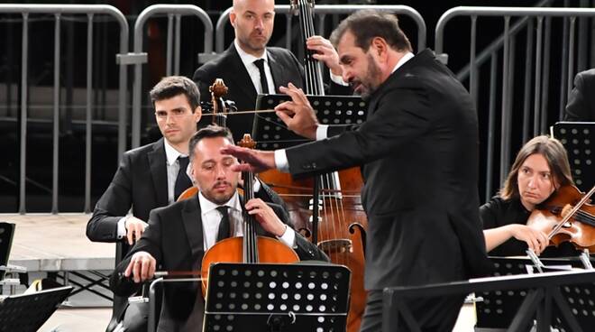 Daniele Gatti e la Mozart a Ravello. Da applausi il primo atto della nuova collaborazione Ph. Pino Izzo