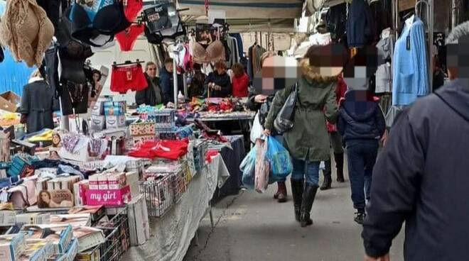 Eboli, timori per i contagi. Chiusi i mercati rionali e settimanali