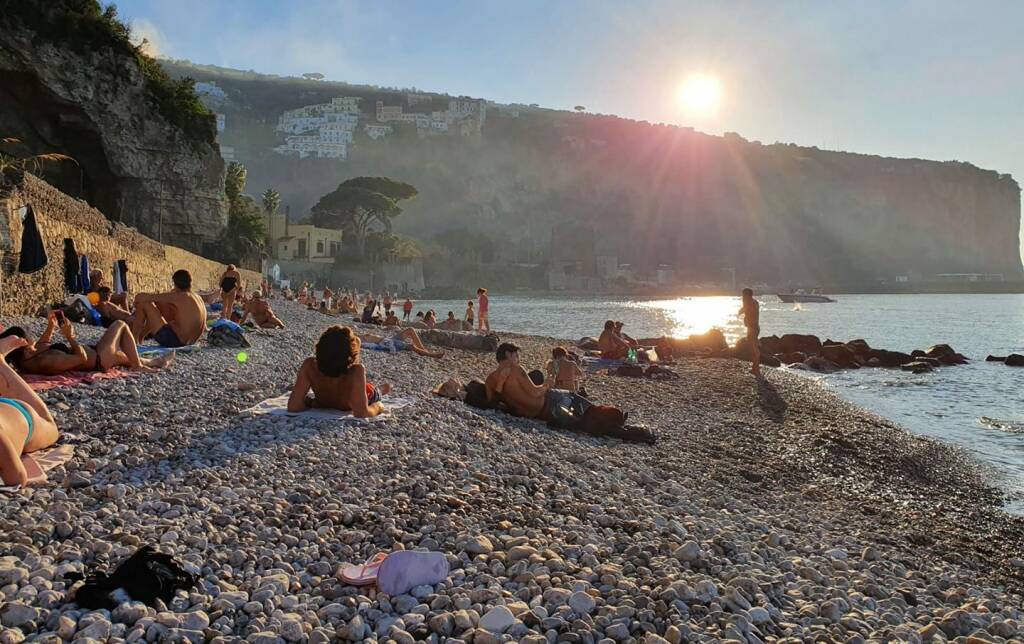 Vico Equense. Il sindaco chiude le spiagge fino al 15 novembre