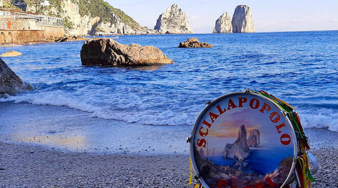 Capri: gli Auguri del Gruppo Folkloristico Scialapopolo per le festività natalizie ed il 2021 arrivano attraverso un video