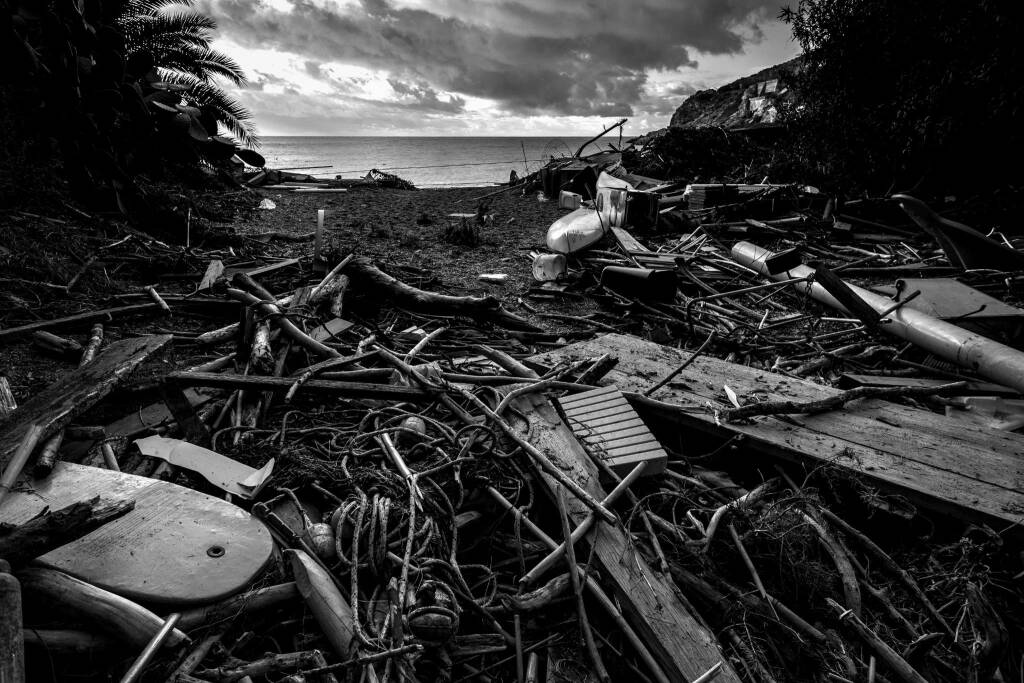 Il fotografo Armando Montella mostra la bellezza e l'abbandono di Erchie