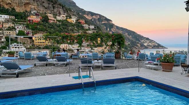 Migliori rooftop con piscina del 2021: trionfano il Poseidon di Positano e il Caruso di Ravello