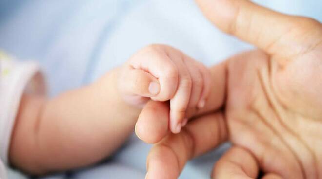 Sant'Agnello, i medici dell'ospedale di Sorrento salvano la vita ad una bimba di due mesi