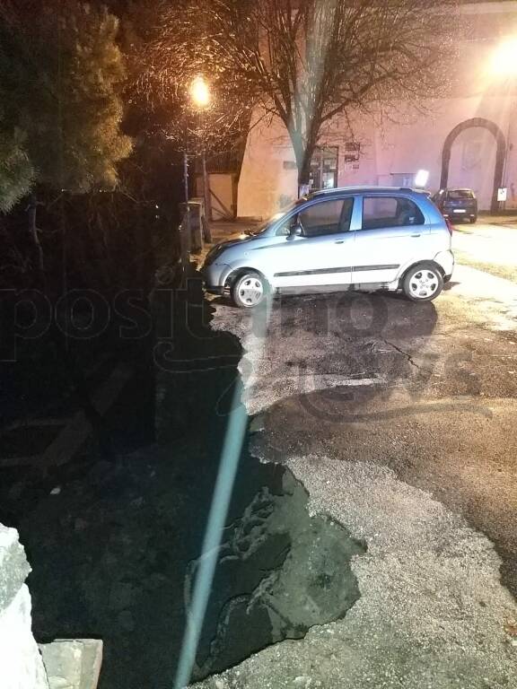 Vico Equense, frana manto stradale via dei Tigli