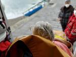 Cava de' Tirreni: la Croce Rossa accompagna una nonnina a vedere il mare dopo il ricovero