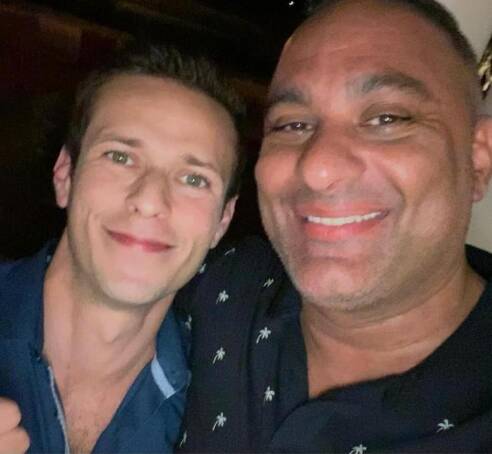 Da Positano alla Florida: il comico Russell Peters nel locale del famoso manager Cosimo Picci 