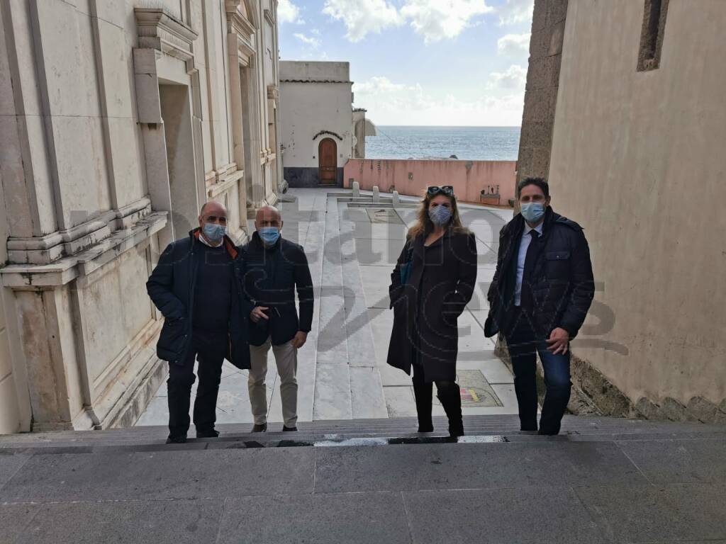 Giornata storica a Positano, iniziano gli scavi di un nuovo ambiente della Villa Romana