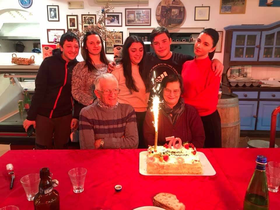 Piano di Sorrento, auguri ad Annamaria Cunti di Zio Sam per i suoi 70 anni