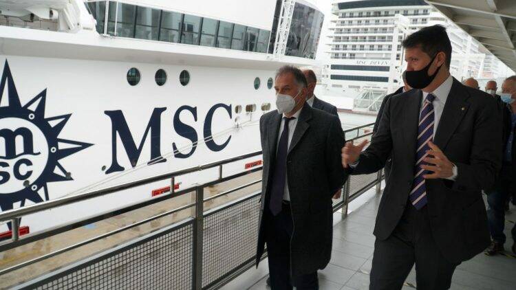 Il ministro Garavaglia è salito a bordo della Msc Grandiosa - Positanonews