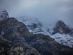 Primavera con la neve sui monti di Positano 