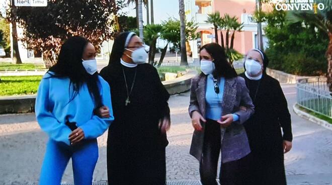 “Ti spedisco in convento”, il docu-reality girato a Sorrento: le foto esclusive