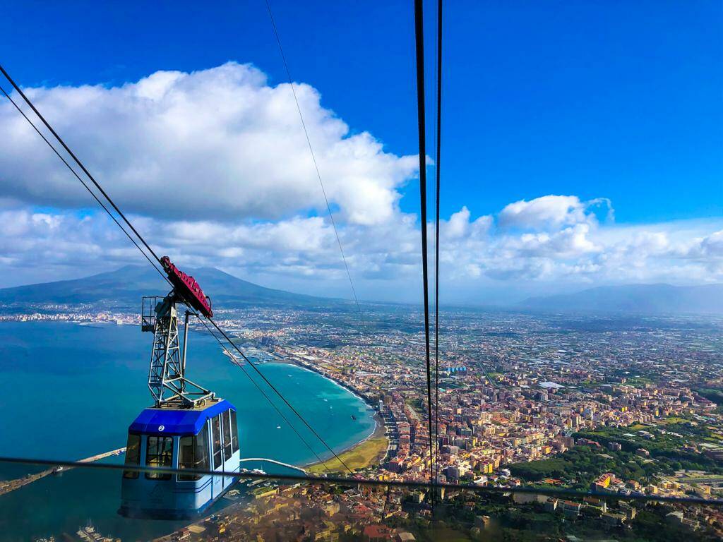 EAV - Una nuova piazza per il Monte Faito