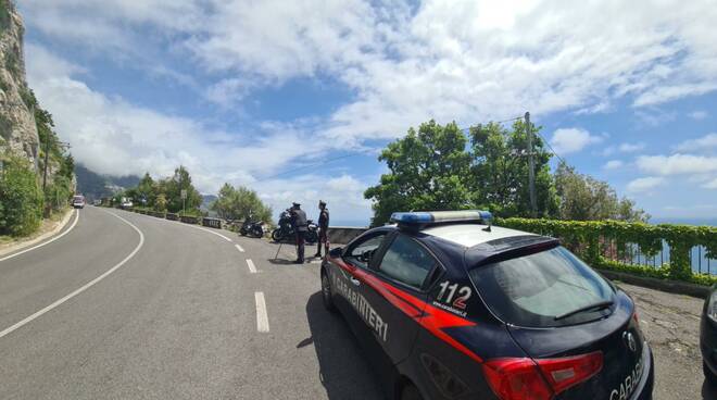 Carabinieri Amalfi Positano controlli 