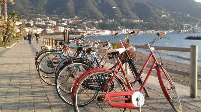 Castellammare di Stabia: la pedalata cittadina organizzata dall'associazione "Gli amici della Filangieri" compie dieci anni