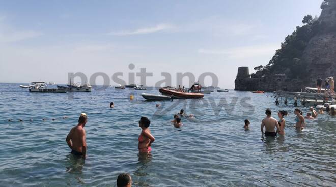 Positano, blitz della Guardia Costiera: controllo boe a Fornillo