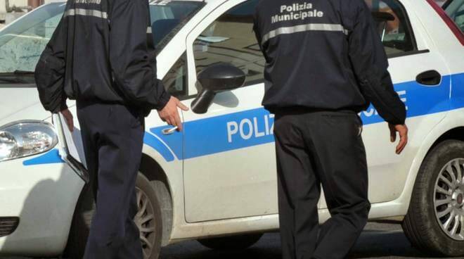 Vico Equense. Tenta di corrompere gli Agenti della Municipale con 150 euro: arrestato e condannato