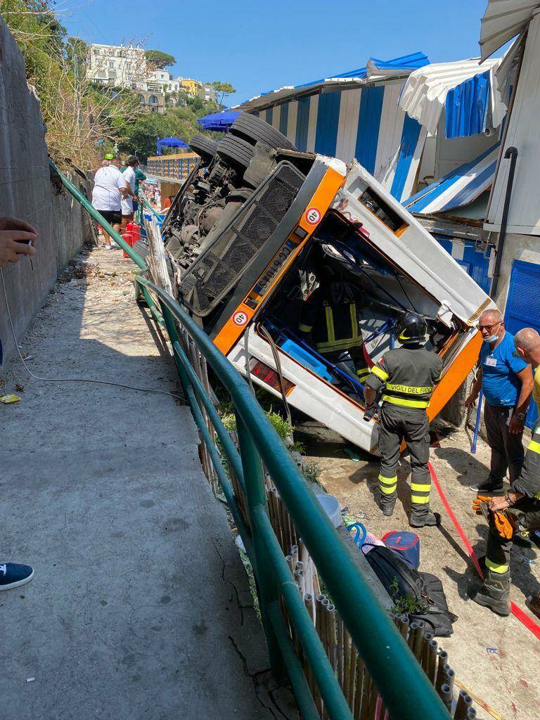 Capri bus precipitato